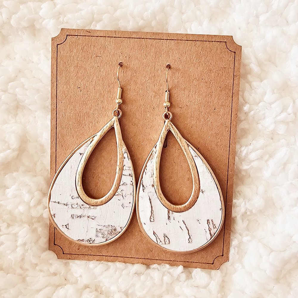 5/$25 Gold and White Teardrop Earrings with Wood Texture - Picture 1 of 3